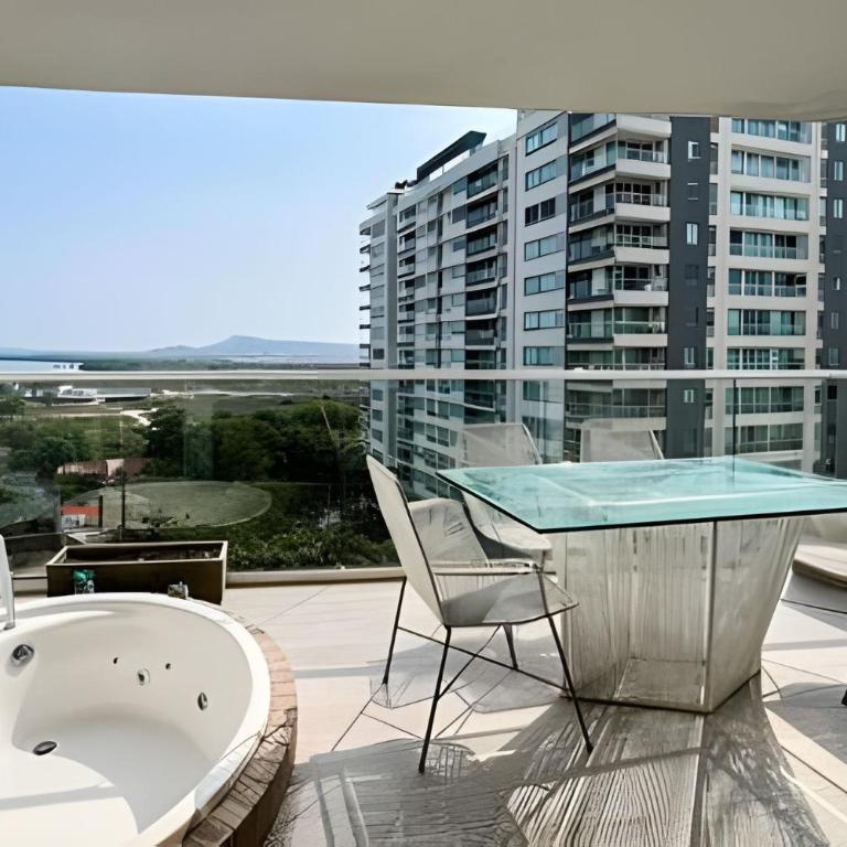 2 Bedrooms Jacuzzi and Sea View. Beach Front - Two-Bedroom Apartment - 1