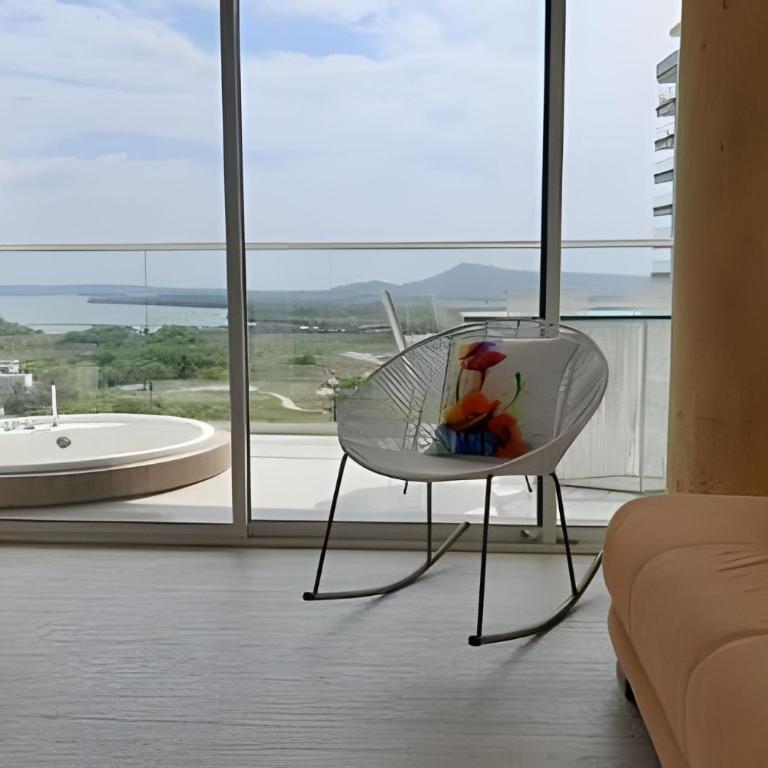 2 Bedrooms Jacuzzi and Sea View. Beach Front - Two-Bedroom Apartment - 5