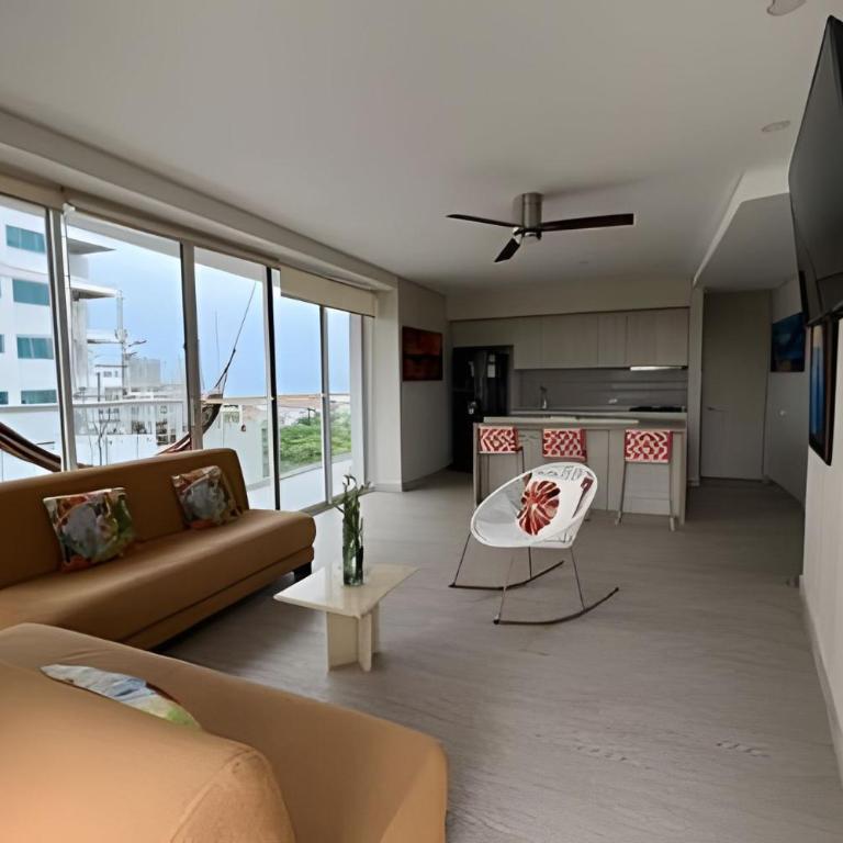 2 Bedrooms Jacuzzi and Sea View. Beach Front - Two-Bedroom Apartment - 8