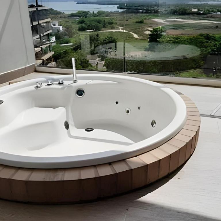 2 Bedrooms Jacuzzi and Sea View. Beach Front - Two-Bedroom Apartment - 10