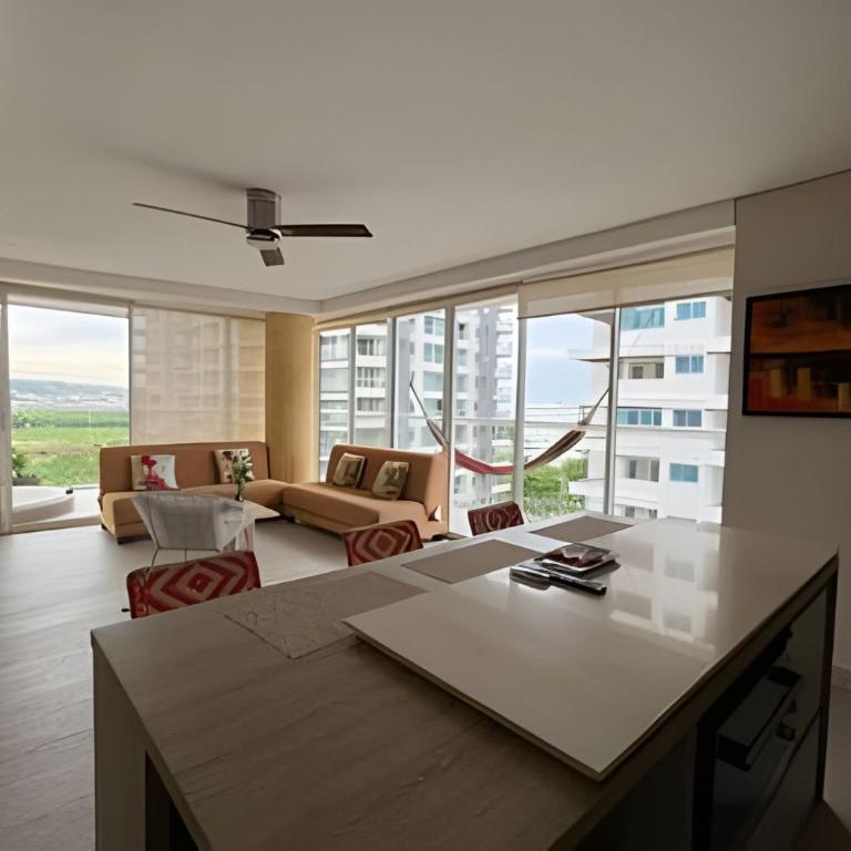 2 Bedrooms Jacuzzi and Sea View. Beach Front - Two-Bedroom Apartment - 14