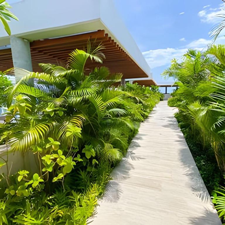 2 Bedrooms Jacuzzi and Sea View. Beach Front - Two-Bedroom Apartment - 39