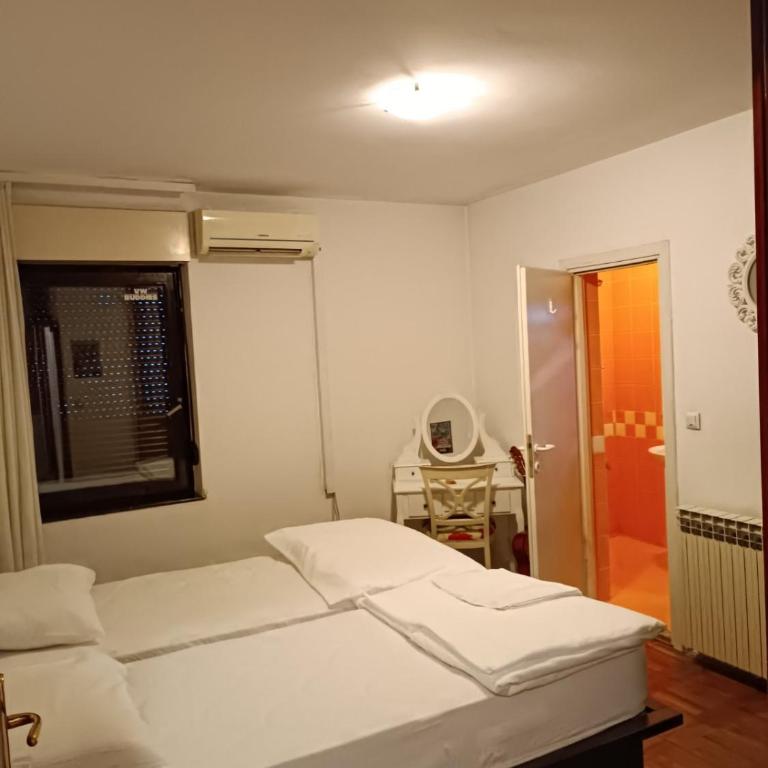 Ašik Apartman - Three-Bedroom Apartment - 15