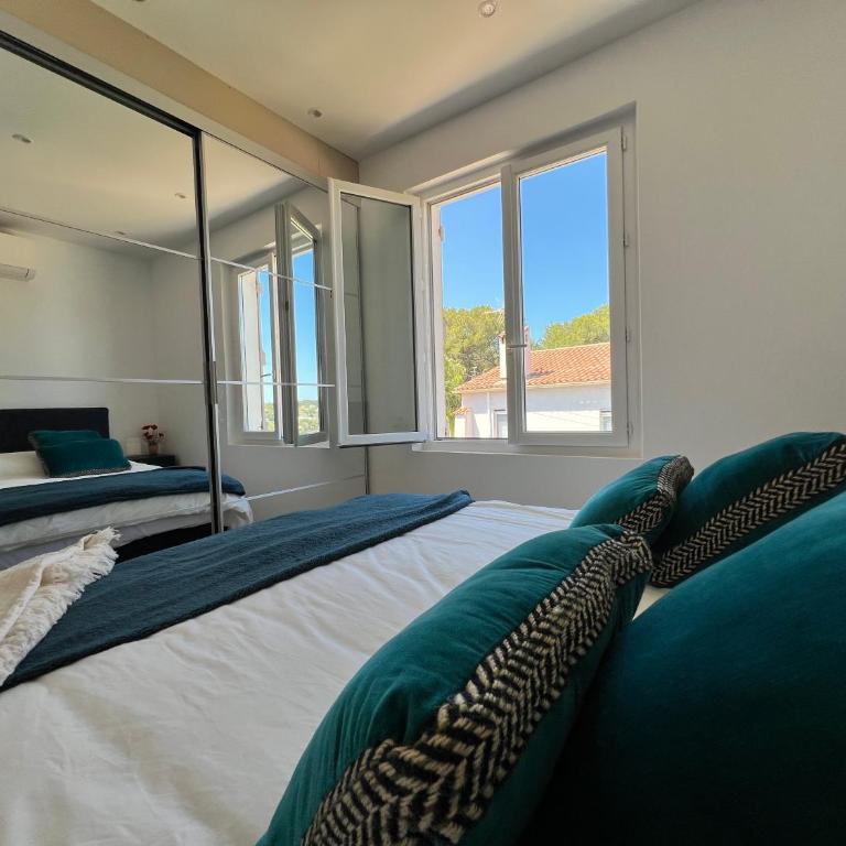 Breathtaking Mediterranean Views from Renovated Cosy Nest, Walk to Portissol Beach and Port - Apartment mit Meerblick - 64