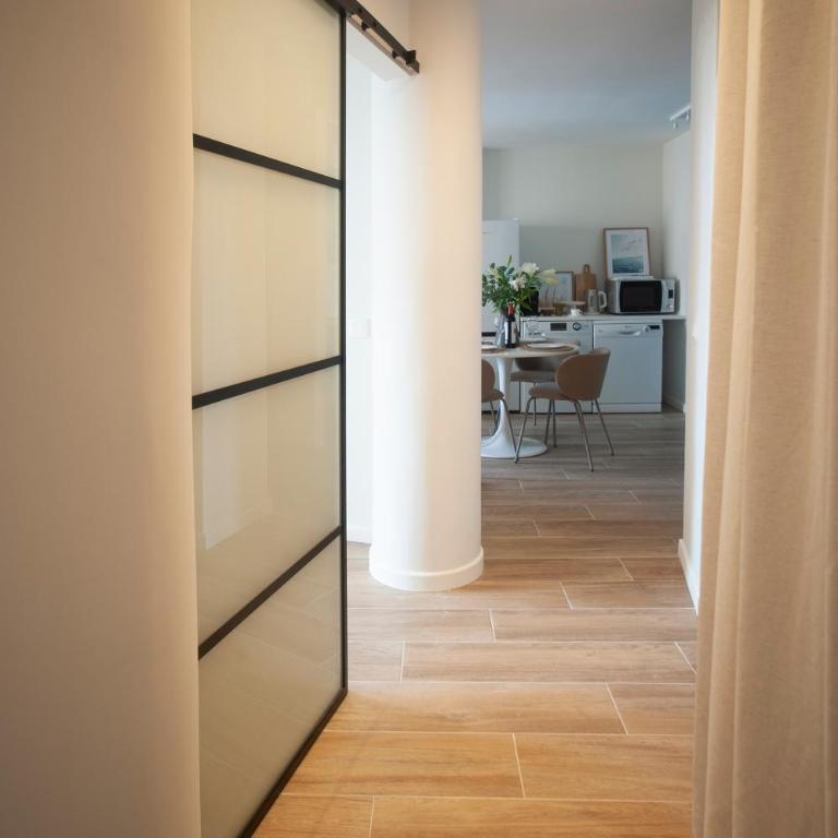 Apart moderno con vista al mar, Piscina, Parking - Two-Bedroom Apartment - 7