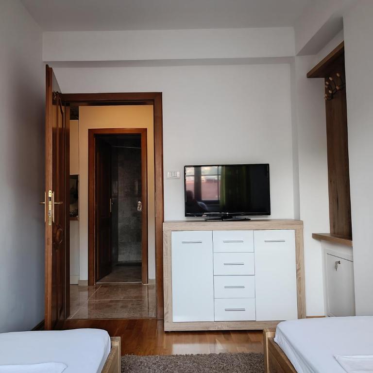 ABAGuesthouse - Two-Bedroom Apartment with City View - 11