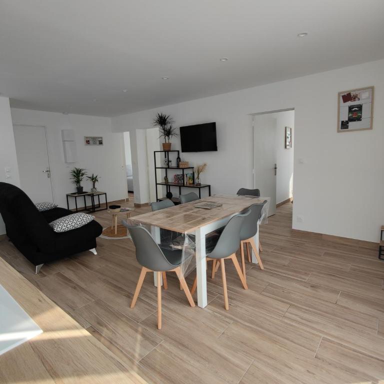 Appartement spacieux 3 chambres SAINT PIERRE LA MER - Appartement 3 Chambres - 3