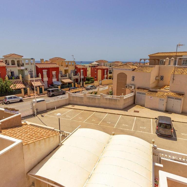 4 Bedroom Beautiful Home In Torrevieja - Casa de 4 dormitorios - 1