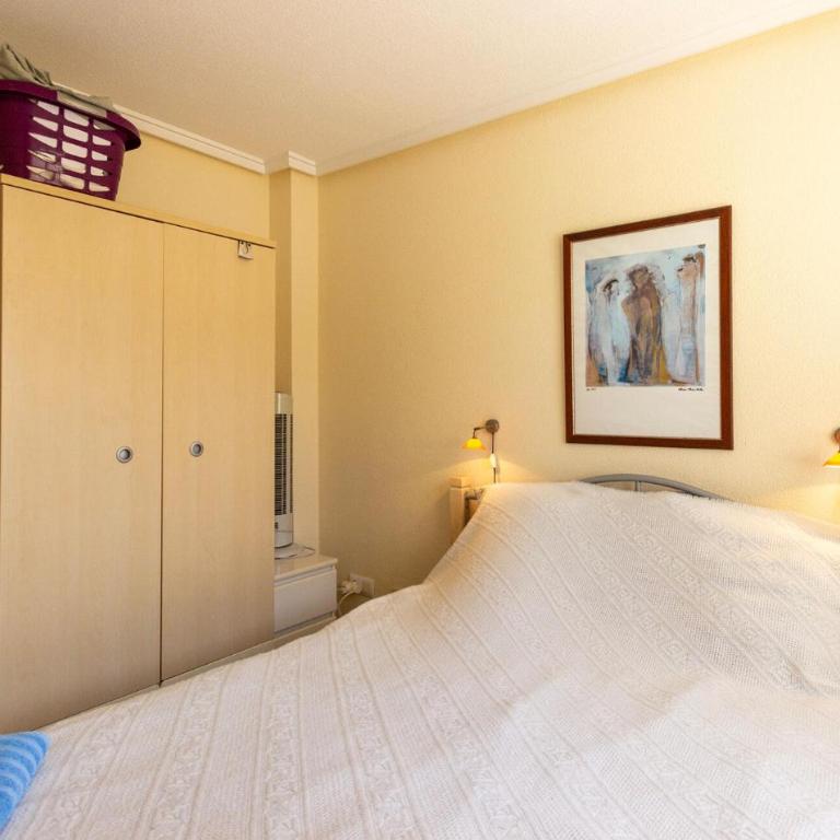 4 Bedroom Beautiful Home In Torrevieja - Casa de 4 dormitorios - 14