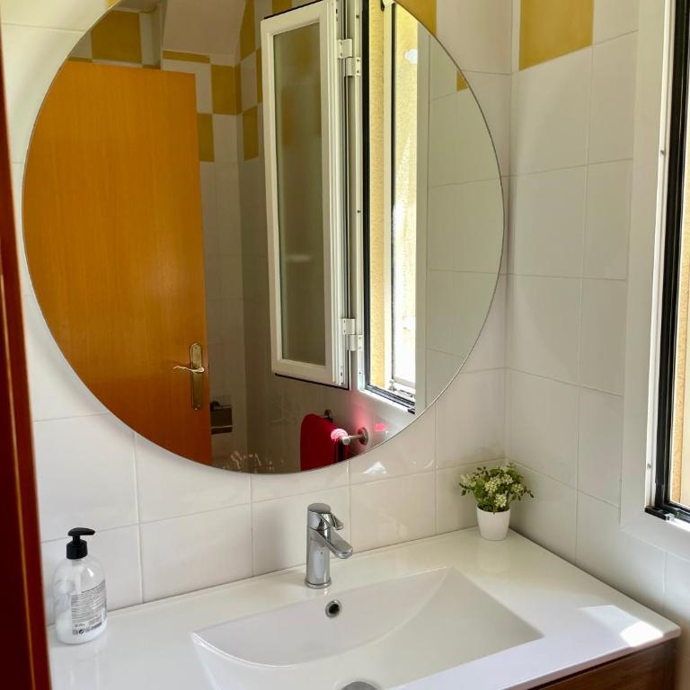 Agradable adosado con piscina y jardín - Three-Bedroom House - 18