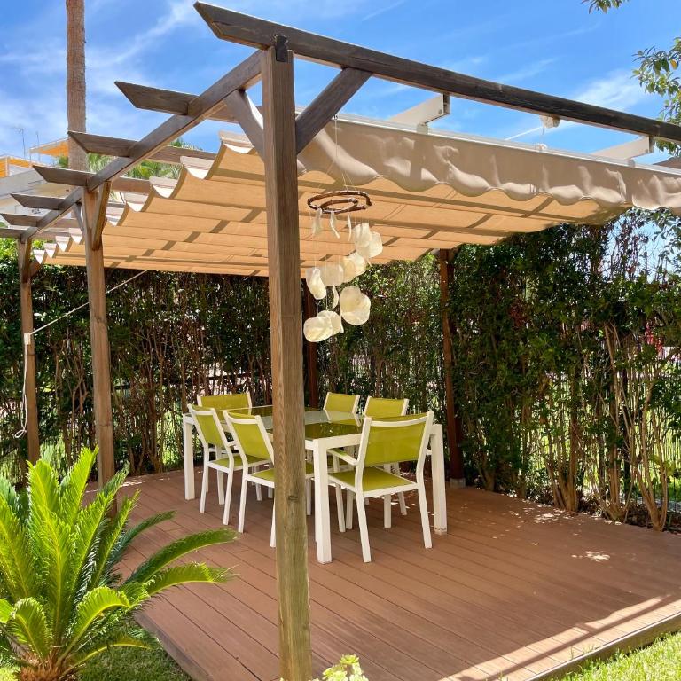 Agradable adosado con piscina y jardín - Three-Bedroom House - 6