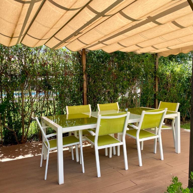Agradable adosado con piscina y jardín - Three-Bedroom House - 7