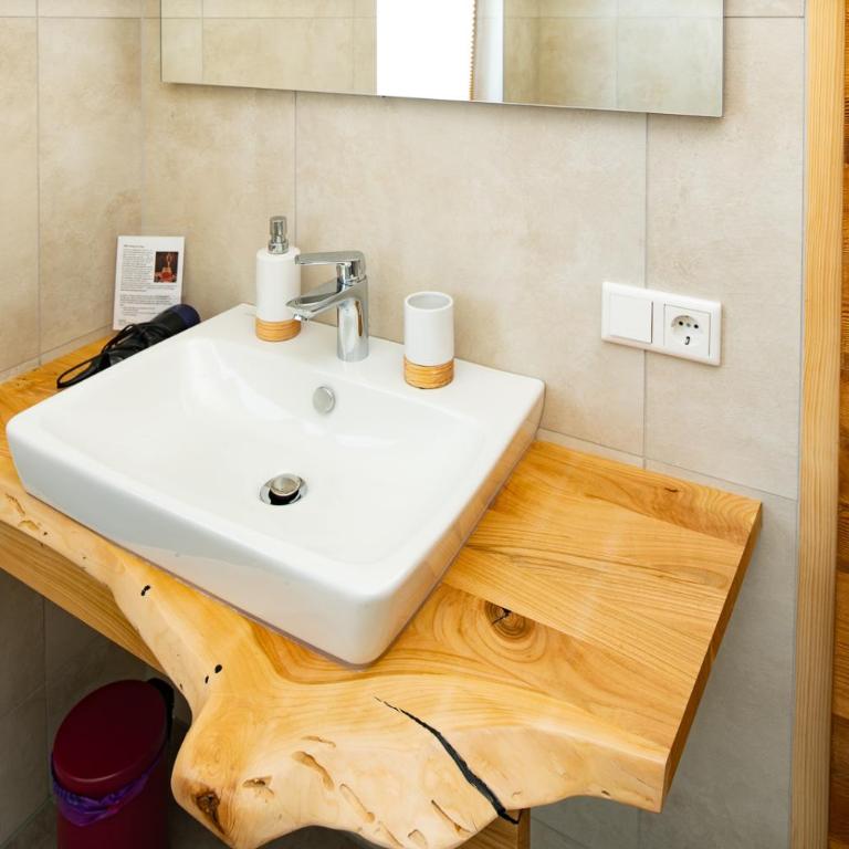 Landhaus Königsreiner - Doppelzimmer mit Bergblick - 3