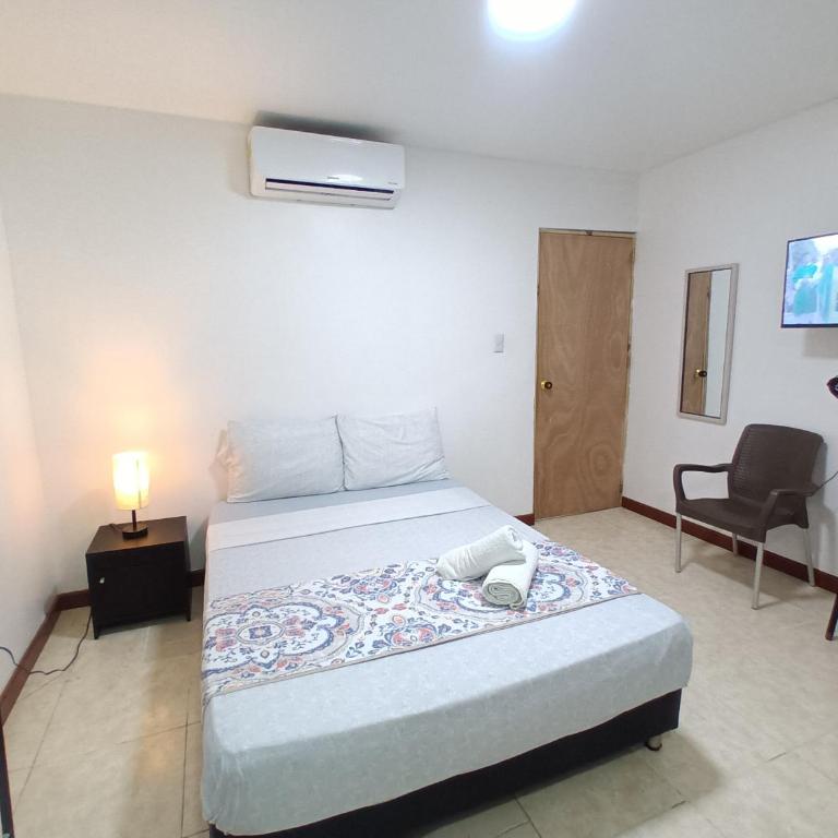 Confortable y Central Habitacion cerca a la Playa Spratt Bight y Malecon - Double Room with Private Bathroom - 7