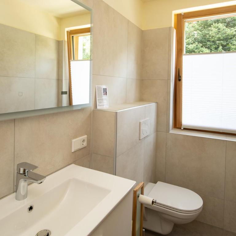 Landhaus Königsreiner - Doppelzimmer mit Bergblick - 3