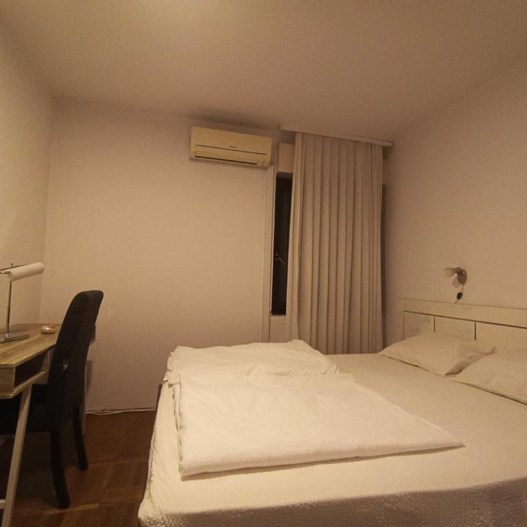 Ašik Apartman - Three-Bedroom Apartment - 18