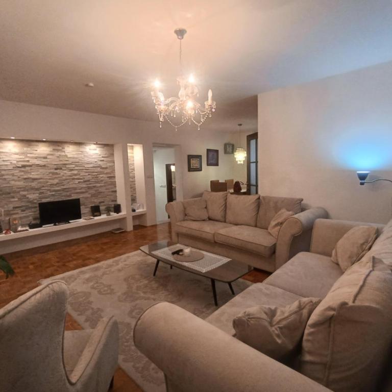 Ašik Apartman - Three-Bedroom Apartment - 9