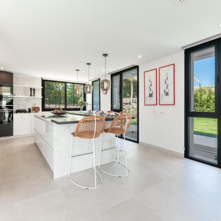 VACATION MARBELLA I Villa Hanami, Private Infinity Edge-Pool, Gym, Movie Theater, Night-Security, Alarm System, Close to Golfs and Beaches - Villa - 16