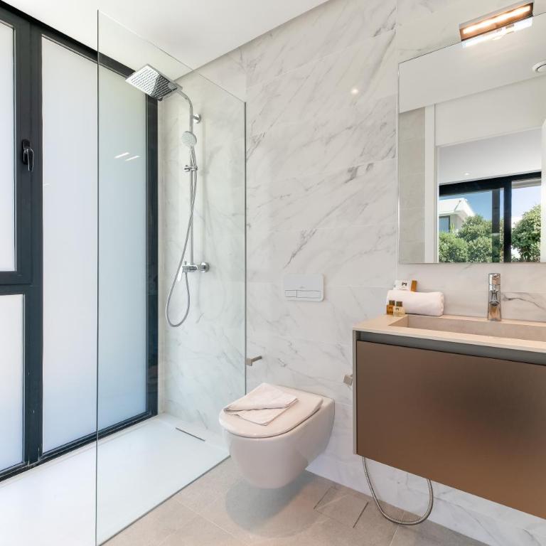 VACATION MARBELLA I Villa Hanami, Private Infinity Edge-Pool, Gym, Movie Theater, Night-Security, Alarm System, Close to Golfs and Beaches - Villa - 41