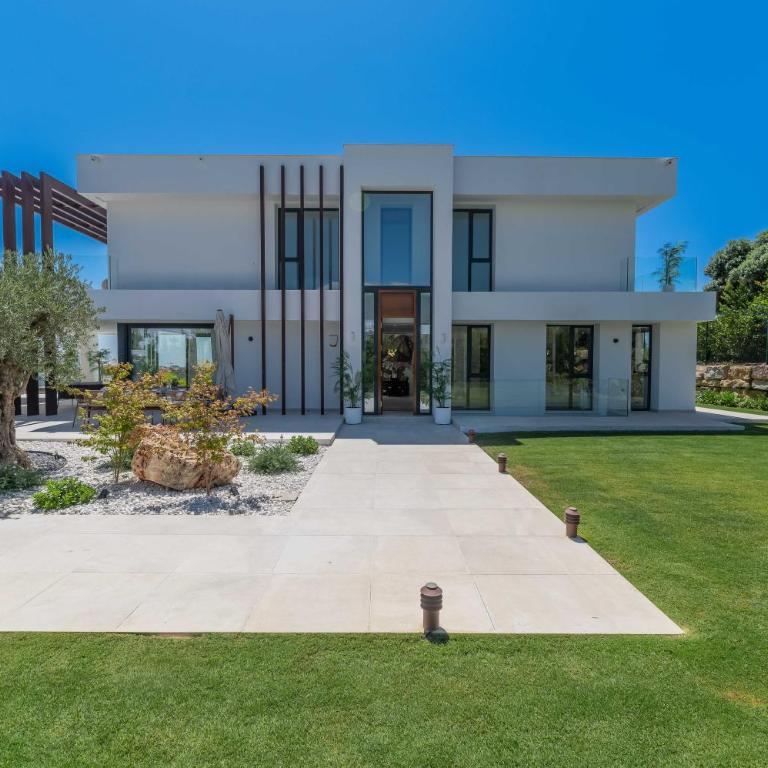 VACATION MARBELLA I Villa Hanami, Private Infinity Edge-Pool, Gym, Movie Theater, Night-Security, Alarm System, Close to Golfs and Beaches - Villa - 67