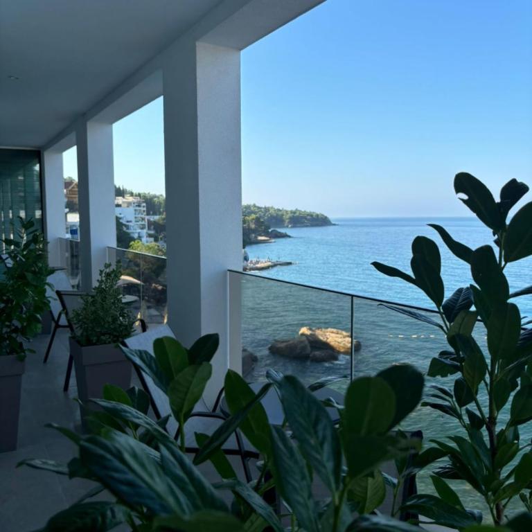 Hotel Sutomore - Četvorokrevetna Soba sa Pogledom na More - 9