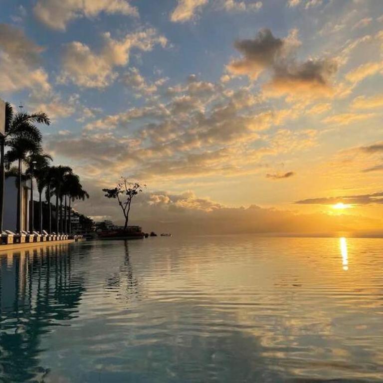 New! Luxury 2bd 2ba Romantic Zone Largest Pool in PV Sea View Balcony - Apartamento de 2 dormitorios con balcón y vistas al mar - 1