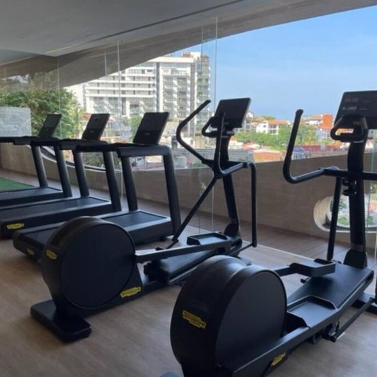 New! Luxury 2bd 2ba Romantic Zone Largest Pool in PV Sea View Balcony - Apartamento de 2 dormitorios con balcón y vistas al mar - 94