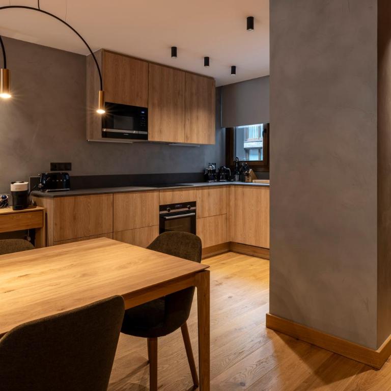 Un diamante de montaña l A Pie De Pistas - Gimnasio - Sauna - Piscina l 8Pax l by BonesVacances - Three-Bedroom Apartment - 24