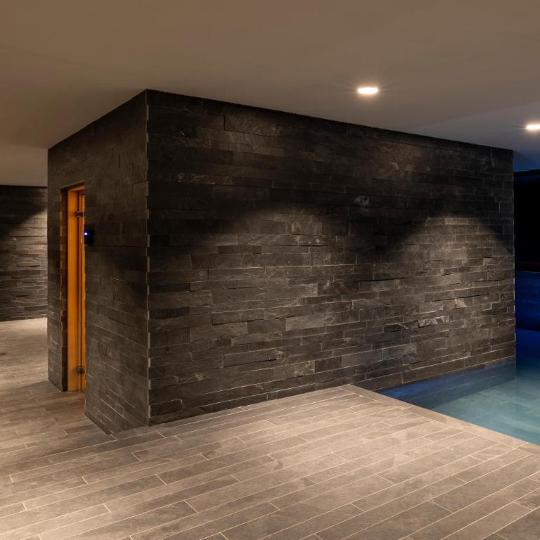 Un diamante de montaña l A Pie De Pistas - Gimnasio - Sauna - Piscina l 8Pax l by BonesVacances - Three-Bedroom Apartment - 54