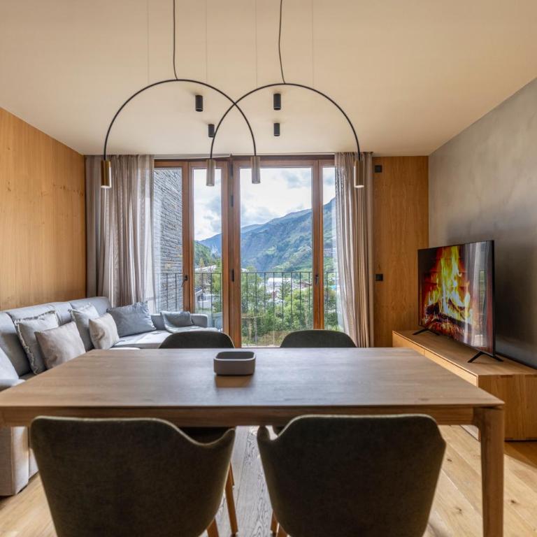 Un diamante de montaña l A Pie De Pistas De Esquí - Gimnasio - Sauna - Piscina l 6Pax l by BonesVacances - Apartment mit 2 Schlafzimmern - 68