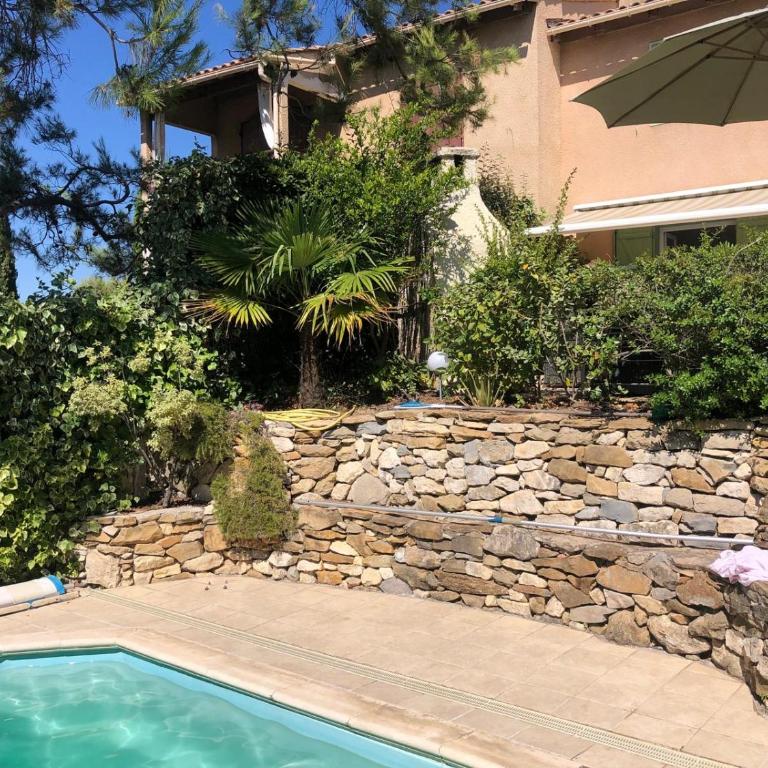 T3 Rez de Jardin,Piscine Privée - Appartement - 18