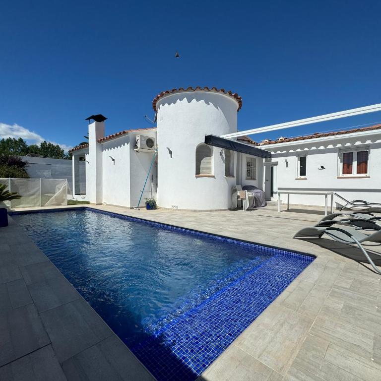 Villa private pool 3 bedrooms - Villa con piscina privada - 1