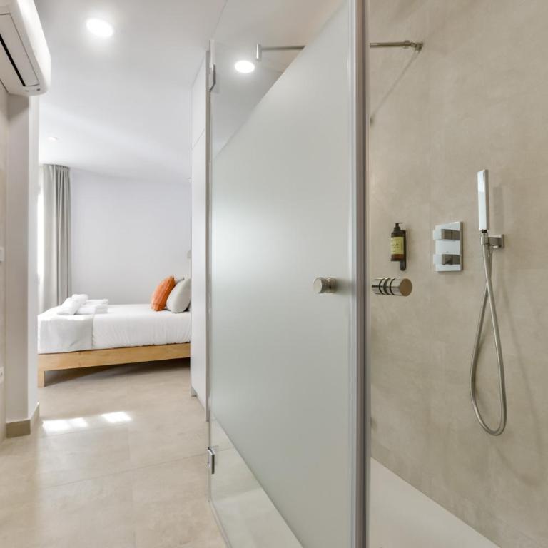 MIMAR ALTEA ROOMS - Recomendado para adultos - Habitación con cama grande y vistas al jardín - 7