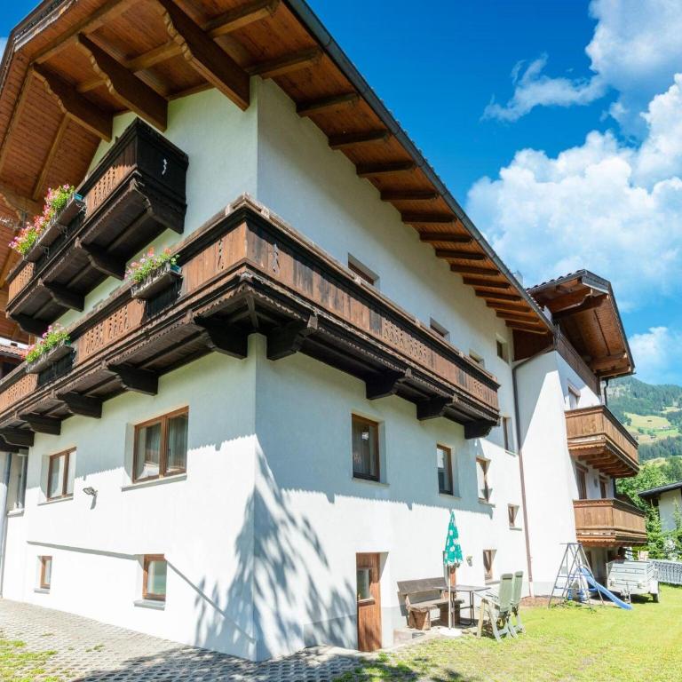 Mountain apartment with balcony for families - Ferienhaus mit 2 Schlafzimmern - 11