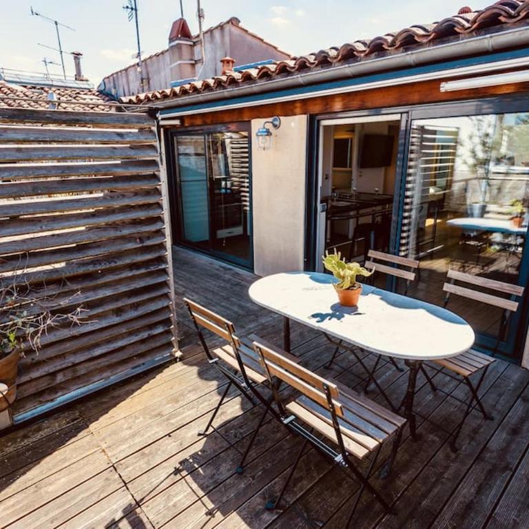 Roof Top in Center of Toulouse-Free Parking- - Two-Bedroom Apartment - 4