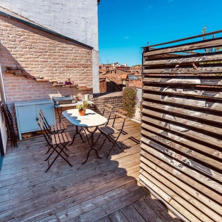 Roof Top in Center of Toulouse-Free Parking- - Two-Bedroom Apartment - 12