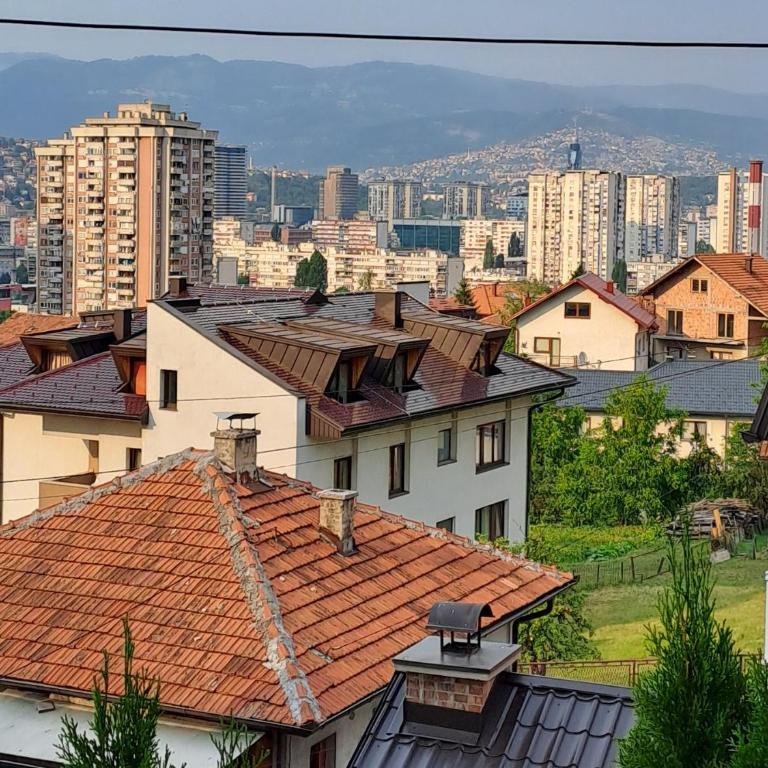 Sarajevo Place - Three-Bedroom Apartment - 15