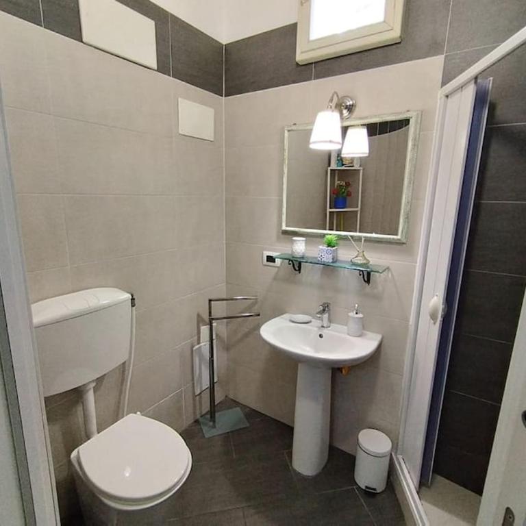 Minisuite F-House vicino al Duomo di Salerno - Casa con 2 Camere da Letto - 22