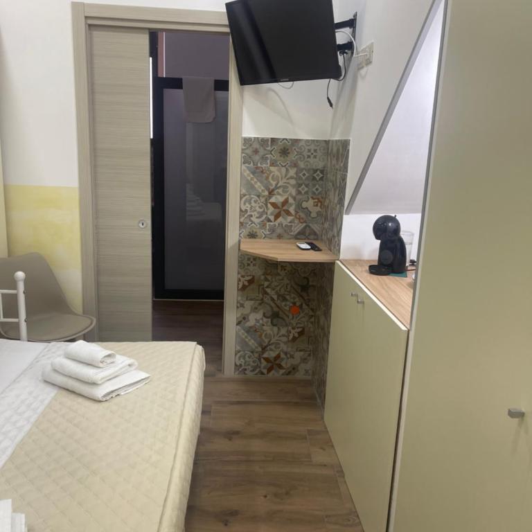 Calabrò 21 Appartament - Double Room with Private Bathroom - 5