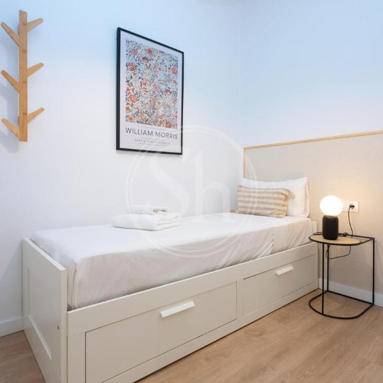 City center Eixample - Three-Bedroom Apartment - 12