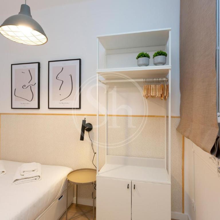 City center Eixample - Three-Bedroom Apartment - 14