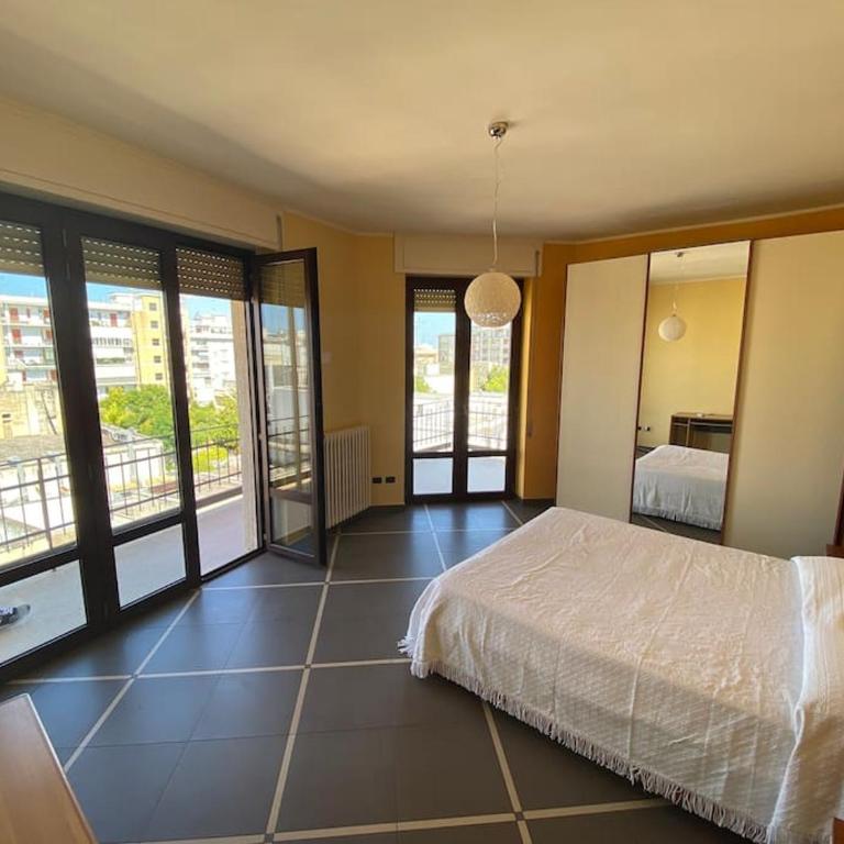 Moderna abitazione in centro - Appartamento con 3 Camere da Letto - 1