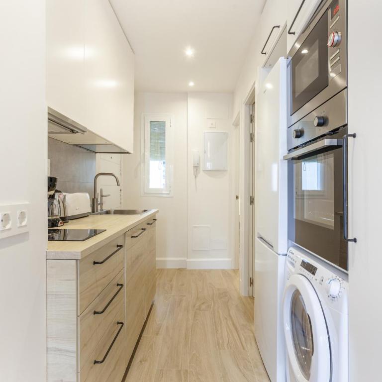 Universidad en Madrid - Two-Bedroom Apartment III - 6