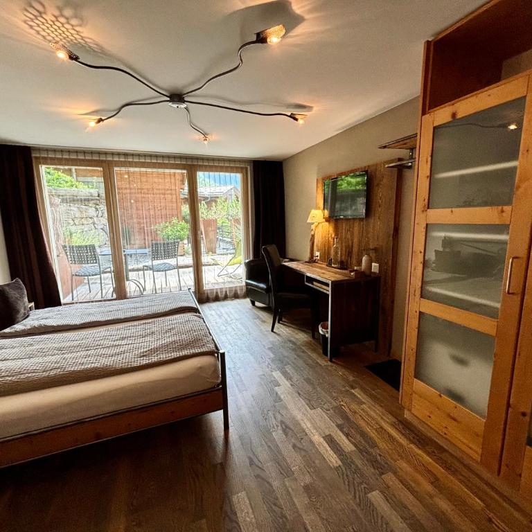 Alpenlodge - Boutique Doppelzimmer mit Matterhornblick - 9