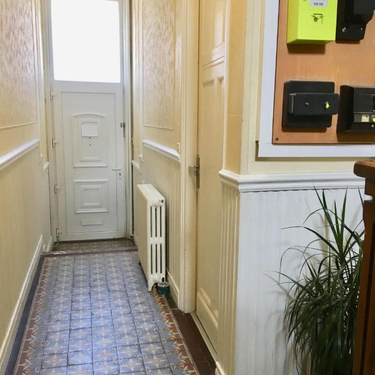 Grande chambre - fumeur - Studio Familial - 7
