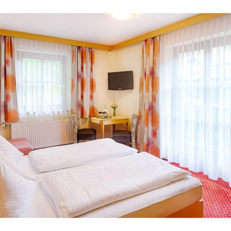Landhotel Almrösl im Großarltal - Doppelzimmer mit Balkon - 4