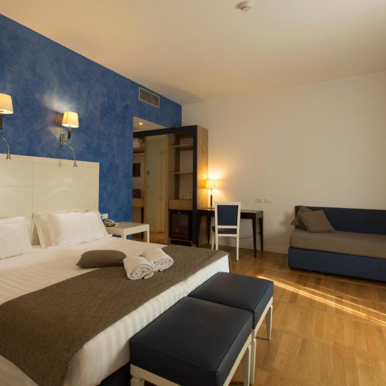Floris Hotel - Camera Quadrupla Deluxe - 5