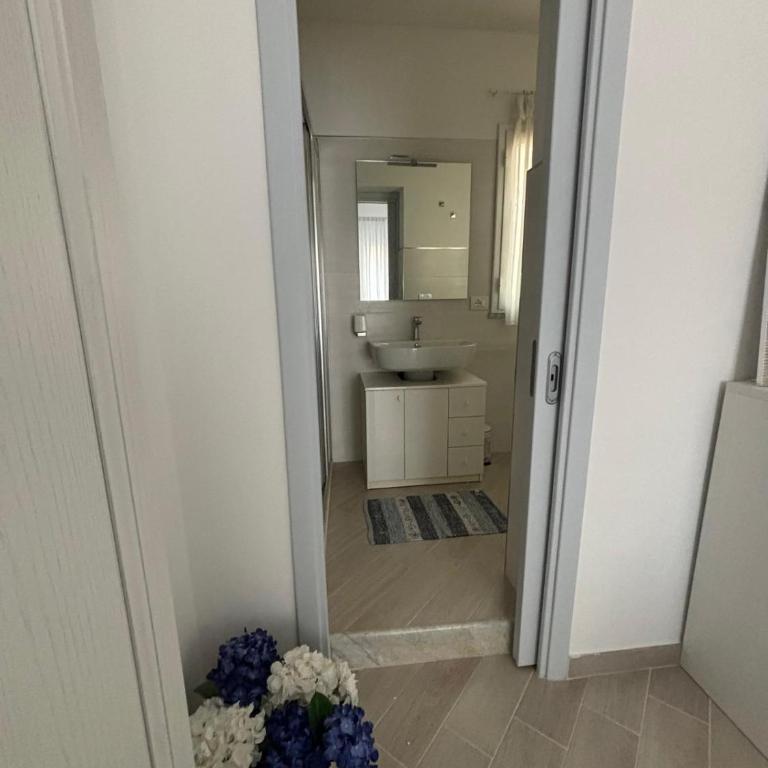 Affaccio sul Mare - Appartamento con 1 Camera da Letto e Balcone - 4
