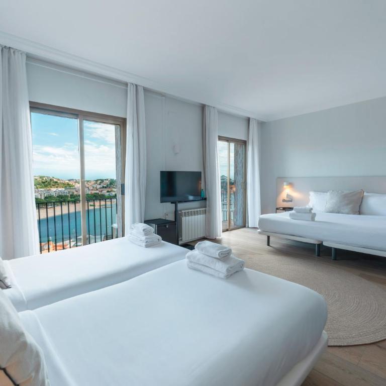 Hotel Montjoi by Brava Hoteles - Habitación Familiar Superior con vistas al mar - 1