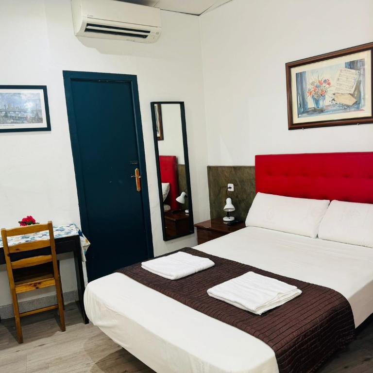 Hostal Mont Thabor - Habitación Doble Superior con ventana - 16